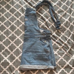 Levi’s overalls